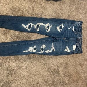 Women's american eagle skinny jeans with rips